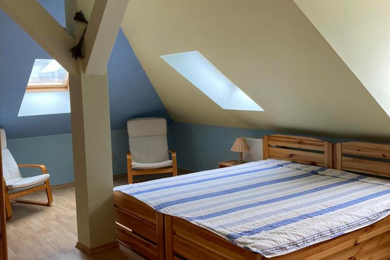 RENT LARGE 2-ROOM APARTMENT IN THE HISTORIC CENTER OF THE CITY AT GROSSLINGOVA STREET