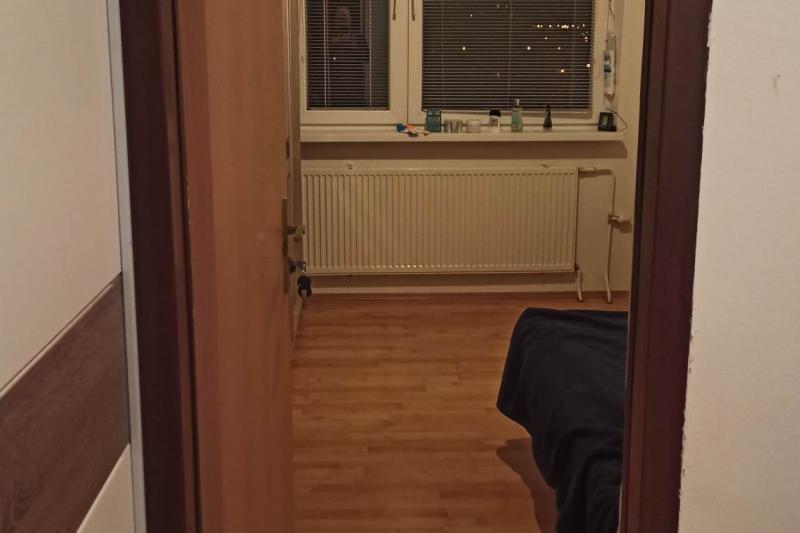 Hľadá sa spolubývajúci do trojizbového bytu v Petržalke