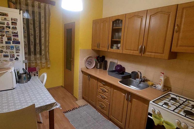 prenájom veľkej nepriechodnej izby v 2izb. byte oproti VIVO