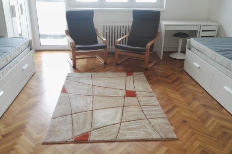 veľká izba pre dvoch s balkónom