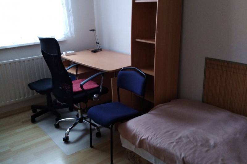 Pekná samostatná izba oproti Auparku